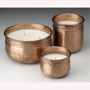 Porte-bougie artisanal haut de gamme en métal, résistant à la chaleur, personnalisable, texture sculptée, décoration de luxe pour la maison, idéal pour offrir - Product Image 1