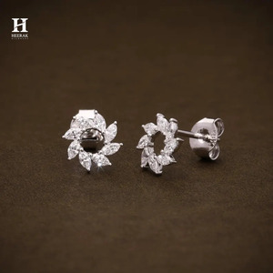 Pendientes de Diamantes Cultivados en Laboratorio Personalizados, Corte Marquesa, Diseño Floral, Oro Blanco de 14K, Joyería de Diamantes Certificados por IGI para Mujer - Product Image 3
