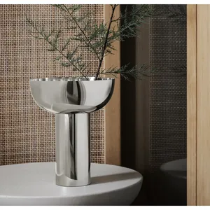 Jarrón de Metal de Lujo para Exportación, Jarrón de Metal Alto Hecho a Mano para Exhibición Interior en el Suelo, para Compradores Mayoristas - Product Image 1