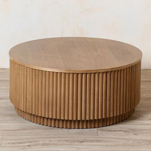 Elegante Mesa de Centro Circular de Madera con Detalles de Diseño Acanalado, Perfecta para Espacios Modernos y Acogedores - Product Image 1