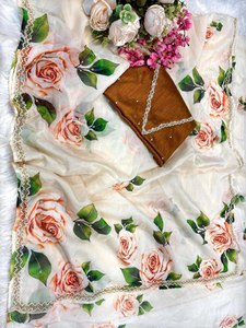 Sari en soie tabby pure et douce avec de magnifiques imprimés floraux et une bordure khatli moti richement travaillée à la main, idéal pour les occasions spéciales et les mariages. - Product Image 2