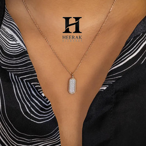 จี้เพชรทรงรีทองคำ 14K หรูหรา ประดับเพชรแบบ Pave ได้รับการรับรองจาก IGI เพชรเพาะเลี้ยงในห้องปฏิบัติการ จี้ทรงเม็ดยาแบบ Micro Pave พร้อมจี้ห้อยแบบปรับแต่งได้ - Product Image 1