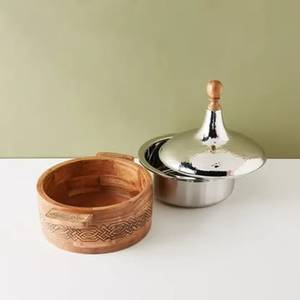 Plat de service isotherme en bois doré antique, chauffable, type chafing dish royal, pour buffet, compatible lave-vaisselle - Product Image 2