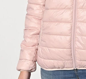 Blouson matelassé rose clair à capuche pour femme, vêtement d'extérieur décontracté d'automne, couleur unie, extérieur en polyester, fermeture éclair, coupe ajustée - Product Image 5