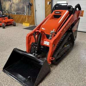 Chargeurs compactes Kubota SCL 1000 d'occasion de qualité supérieure – Composants essentiels : Moteur, Roulement, Boîte de vitesses, Pompe, Consommation de carburant élevée - Product Image 1