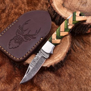Couteau pliant en acier Damas forgé à la main, manche en bois d'olivier et de Pakka, étui en cuir, couteau de poche EDC pour la chasse et le camping - Product Image 1