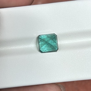 มรกตธรรมชาติจากแซมเบีย น้ำหนัก 2.80 กะรัต มรกตธรรมชาติจากแซมเบีย สีเขียวเข้ม รูปทรงแปดเหลี่ยม เจียระไนแบบเหลี่ยมเพชรพลอย พลอยหลวมสำหรับทำเครื่องประดับ - Product Image 3