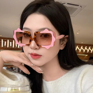 Lunettes de soleil personnalisées avec logo pour femmes, verres carrés Y2K, vente en gros, tendance, haute qualité, protection UV400, lunettes de soleil de luxe pour femmes 2025 - Product Image 1