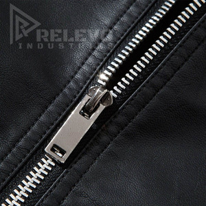 Veste Homme Noire en Cuir Texturé avec Col Montant, Style Formel Tendance, Fermeture Éclair, Respirante, Coton et Polyester, Idéale pour l'Automne - Product Image 6