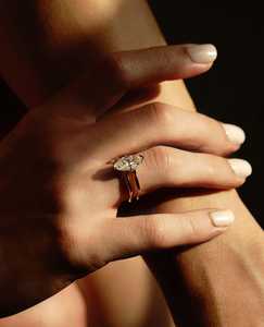 Anillo de promesa con diamante de corte marquesa de 2.01 quilates cultivado en laboratorio East West para mujer, con dije de aniversario de oro macizo de 14 quilates para parejas - Product Image 4