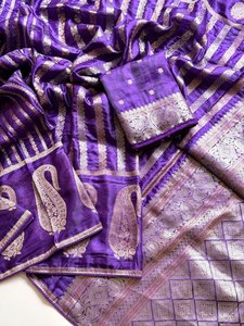 Sari en satin de soie de créateur Zari Elegance Reglance, jacquard Meenakari, avec Pallu royal héritage Zari argent et or, infroissable, pour les fêtes - Product Image 3