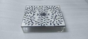 Joyero de acrílico rectangular hecho a mano con tapa de incrustación de hueso intrincada Último diseño más demandado en el Golfo - Product Image 2