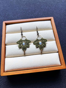 Boucles d'oreilles pendantes artisanales plaquées or, style vintage, en macramé vert, avec pierre de lune, motif feuille bohème, pierres précieuses naturelles, bijoux de mariage pour femme - Product Image 5