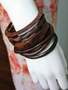 Bracelets en bois légers et confortables, bijoux en bois lisse pour femmes, à porter au quotidien - Product Image 2