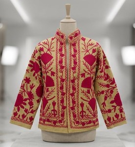Veste en coton brodée de fleurs Suzani, vêtements bohèmes faits à la main pour femmes, fournisseur en gros pour l'exportation - Product Image 1