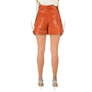 Shorts en cuir de vachette véritable à motif uni pour femmes, vente en gros avec ceintures, livraison et expédition incluses - Product Image 2