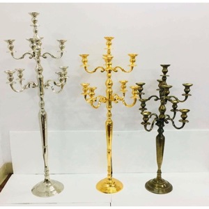 Porte-bougie tendance dans le milieu industriel, qui ajoute une touche de glamour vintage rappelant le charme de l'ancien monde. - Product Image 1