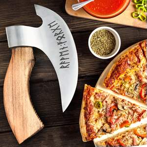 ที่ตัดพิซซ่าสไตล์ไวกิ้งทำมือจากเหล็กกล้าคาร์บอน พร้อมลายสลักบนใบมีด สำหรับตัดพิซซ่าและใช้ในร้านอาหาร - Product Image 2