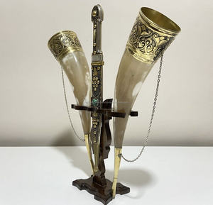 Corne à boire sculptée traditionnelle de style viking antique fabriquée à la main Ale Beer Mead Gravures personnalisées Collection antique - Product Image 3