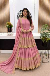 Conjunto de Fiesta Vintage de Alta Gama con Lehenga y Dupatta de Georgette Sintética con Bordado de Lentejuelas de 5 mm, Largo hasta el Suelo, de Secado Rápido - Product Image 2