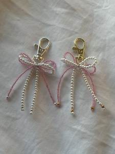 Porte-clés élégant brodé de perles avec des détails faits main pour sacs de mode, cadeaux et usage quotidien - Product Image 2