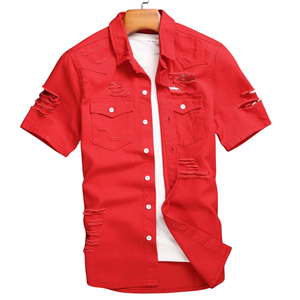 Camisa de Mezclilla Roja Desgastada para Hombre, Manga Corta, con Botones, Estilo Casual Urbano, Desgarrada, de Algodón, para Verano, Corte Regular, para Uso Diario - Product Image 1