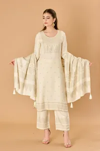 SAFAA: Edición de Trajes de Lujo para Mujer con Bordado Zardozi - Product Image 3