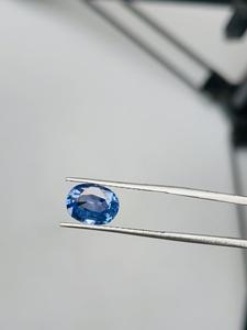 Zafiro Azul Natural de 2.05 ct, calidad exclusiva con un brillo excepcional, hermoso color, pieza hermosa para cualquier creación de joyería. - Product Image 1