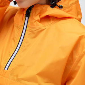 Fabricant de vestes coupe-vent personnalisées, veste légère à capuche avec impression de logo - Product Image 2