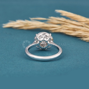 Bague en or blanc avec diamant de culture de conception tendance, taille princesse, pour femmes, provenant d'un fournisseur et fabricant indien - Product Image 4