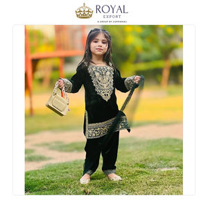 Offre Spéciale sur un Ensemble Salwar en Velours de Viscose Lourd de Qualité Supérieure, Style Indien, avec Broderies et Dupatta en Tulle - Product Image 6