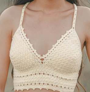 Novedad: Top de bikini de ganchillo hecho a mano con cuello halter, sujetador de encaje, top corto de playa transpirable con logo en la cintura, ideal para resorts. - Product Image 5