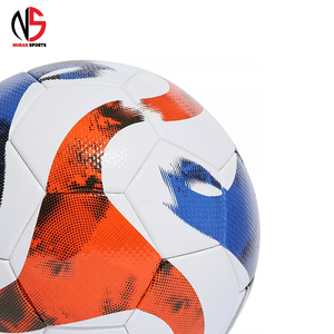 Balones de fútbol de fantasía a precios de mayoreo, personalizados, de Sialkot, Pakistán. Balones de fútbol Soulier de tamaño 5 y 4 para partidos oficiales. - Product Image 3