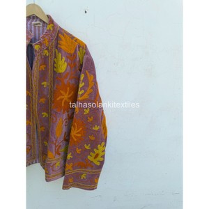 Veste en velours pour femme, veste brodée à la main avec des motifs floraux, veste de luxe Suzani, doublure intérieure en coton, veste d'hiver - Product Image 5