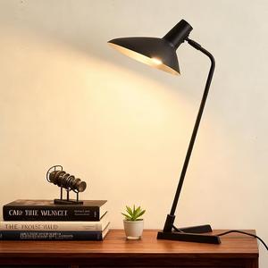 Lámpara de Mesa Industrial Ajustable de Latón para Escritorio, Sala de Lectura y Oficina - Product Image 1