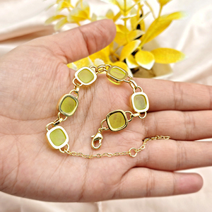 Pulsera ligera para uso diario con cabujón de prehnita en forma de cojín, cadena de eslabones con piedra de jade, chapada en oro de 18k, hipoalergénica. - Product Image 5