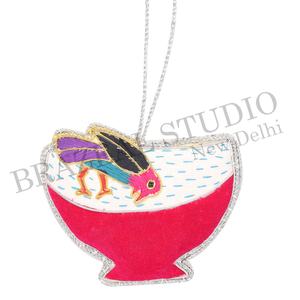 Brazeal Studio - Ornements de Noël personnalisés faits à la main en velours satiné écologique, brodés de perles, fils dorés, sur mesure - Product Image 6