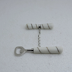 ที่เปิดขวดดีไซน์งานฝีมือพร้อมที่เปิดขวดสแตนเลสแบบเกลียวพร้อมด้ามเรซิ่น ราคาขายส่งต่ำ - Product Image 1