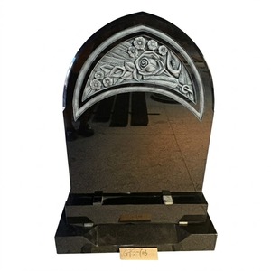 Monumento Conmemorativo <span class=keywords><strong>de</strong></span> Granito Negro Indio con Grabado Floral Estilo Irlandés - Product Image 1