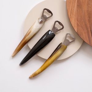 Ouvre-bouteille artisanal en corne de buffle, poignée en corne de qualité supérieure, accessoire de bar pour ouvrir les bouteilles de bière, de vin et autres boissons - Product Image 4