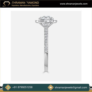 Anillo de Compromiso o Aniversario de Plata de Ley 925 con Diseño Único Estilo Vintage, Clásico Halo con Pavé de Moissanita y Baño de Oro - Product Image 4