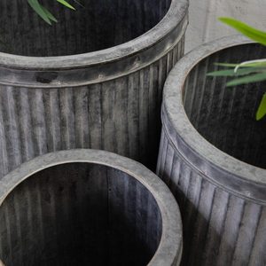 Juego de 3 macetas decorativas redondas para exteriores, estilo industrial antiguo, hechas a mano, de diseño superior, galvanizadas y rústicas. - Product Image 2