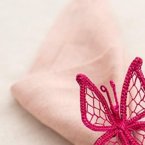 Anneaux de serviette papillon exquis faits à la main, décoratifs pour la table, parfaits pour les mariages sur le thème du jardin et la décoration de table de maison de bord de mer - Product Image 3