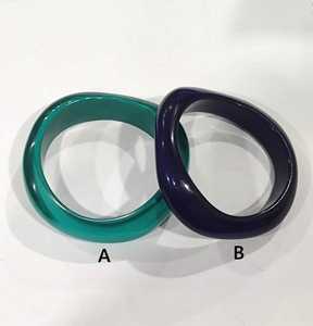 Brazalete de Resina Brillante Azul Oscuro, Forma Redonda, Fundición Artística, Escultura Pintada a Mano, Decoración para el Hogar con Tema de Ángel para el Día de San Valentín - Product Image 2