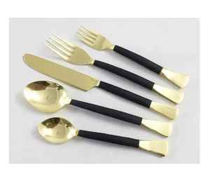 Ensemble de Cuillères à Salade Haut de Gamme en Acier Inoxydable Écologique Poli, Design Exclusif, Compatible Lave-Vaisselle - Product Image 2