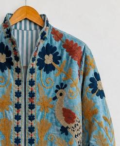 Elegante Chaqueta Suzani Azul Cielo de Terciopelo con Bordado Floral y Patrón de Aves, Manga Larga, Cuello Alto, Estilo Boho, Abrigo de Invierno para Mujer - Product Image 4