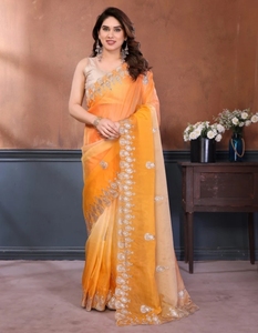 Sari de Diseño KV para Mujer, Bordado y Adornado, Mezcla de Seda Estilo Bollywood, Sin Arrugas, con Blusa Sin Coser (Naranja Beige) Otoño - Product Image 3