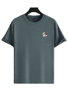 Nuestra camiseta personalizada de algodón y poliéster para hombres Algodón de origen responsable y poliéster duradero para una elección sostenible - Product Image 3