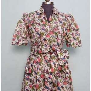 Robe midi à imprimé floral multicolore, robe d'été à manches courtes, robe en coton, robe de soirée élégante, robe occidentale, robe une pièce pour femmes - Product Image 4