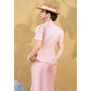 Blusa Elegante Rosa para Mujer con Cuello Mandarín y Abertura en el Escote, Estilo Peplum, para Oficina o Casual, Corte Entallado, Transpirable, DORIS - Product Image 4